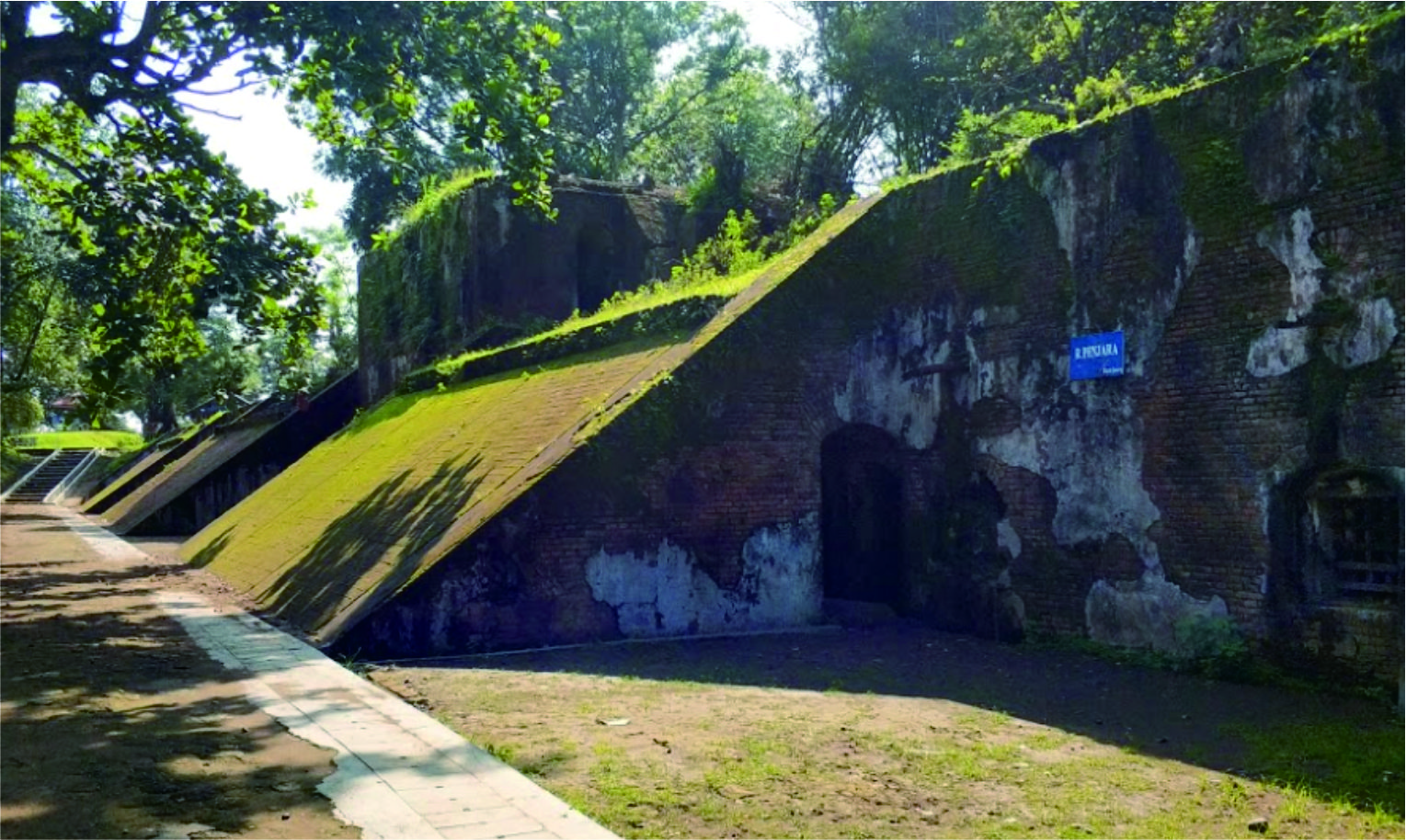 Benteng Peninggalan Belanda Yang Terpendam Di Bawah Tanah